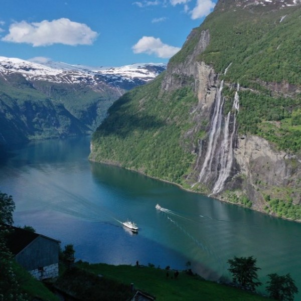 Sightseeing-Bootstour auf dem Geirangerfjord