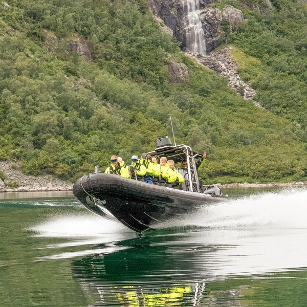 Stippvisite auf dem Hardangerfjord mit dem RIB-Boot
